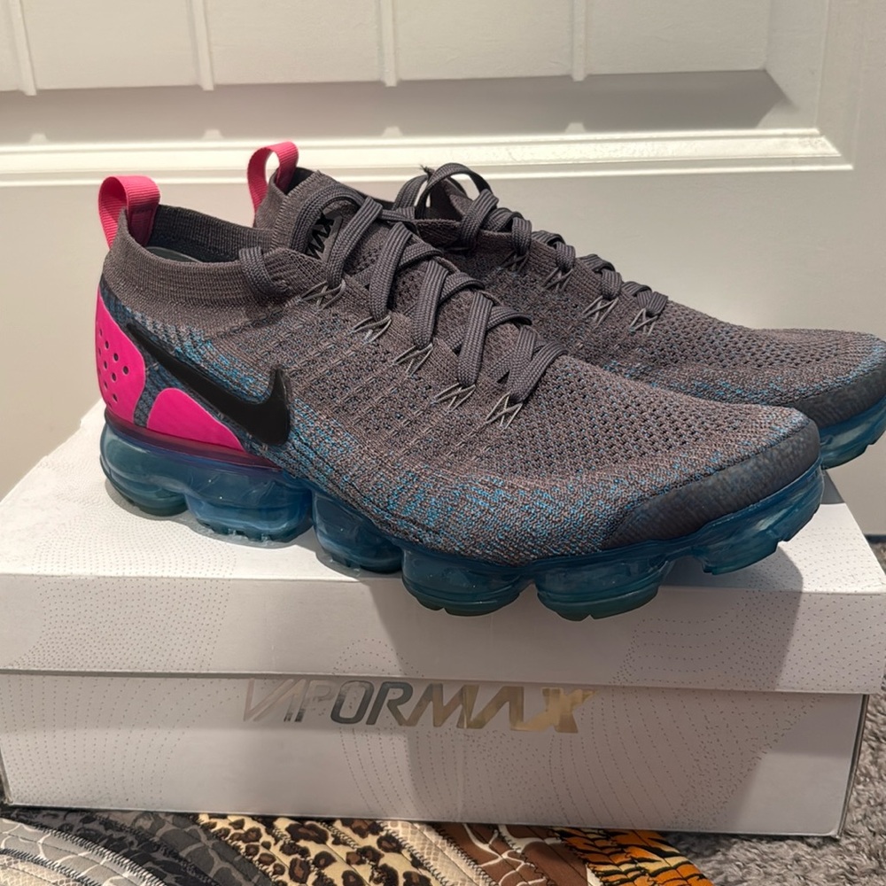 Mens Nike air vapormax flyknit size 10.5